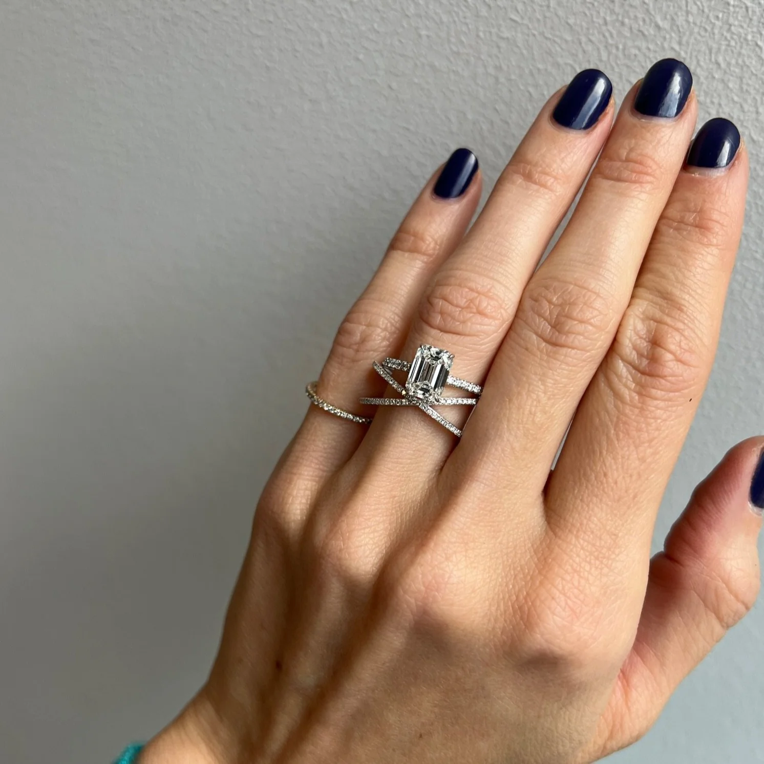 Ivy Criss Cross Ring - Image 3